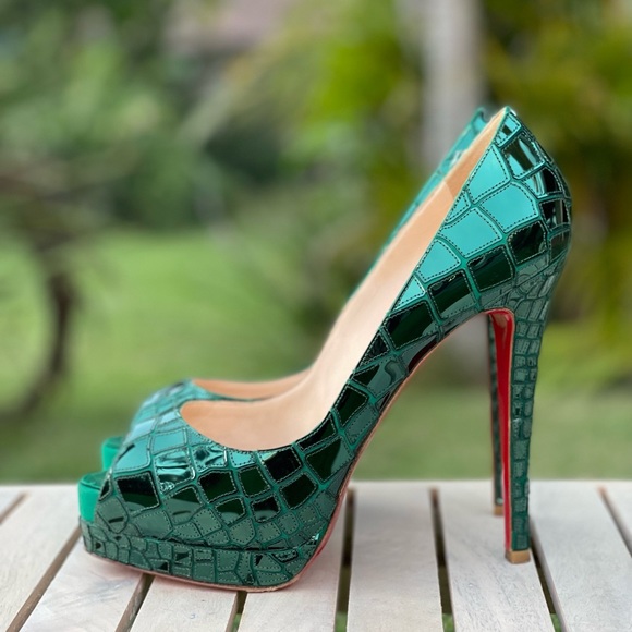 CHRISTIAN LOUBOUTIN peep toe emerald green mirror platform pumps - Picture 3 of 8